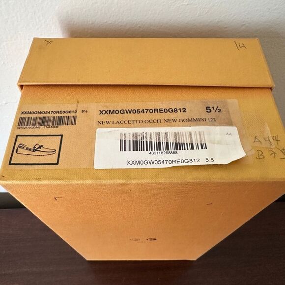 Men’s Tod’s top grain suede leather driving men's loafer
EU 38 US 5,5 new - Picture 7 of 13